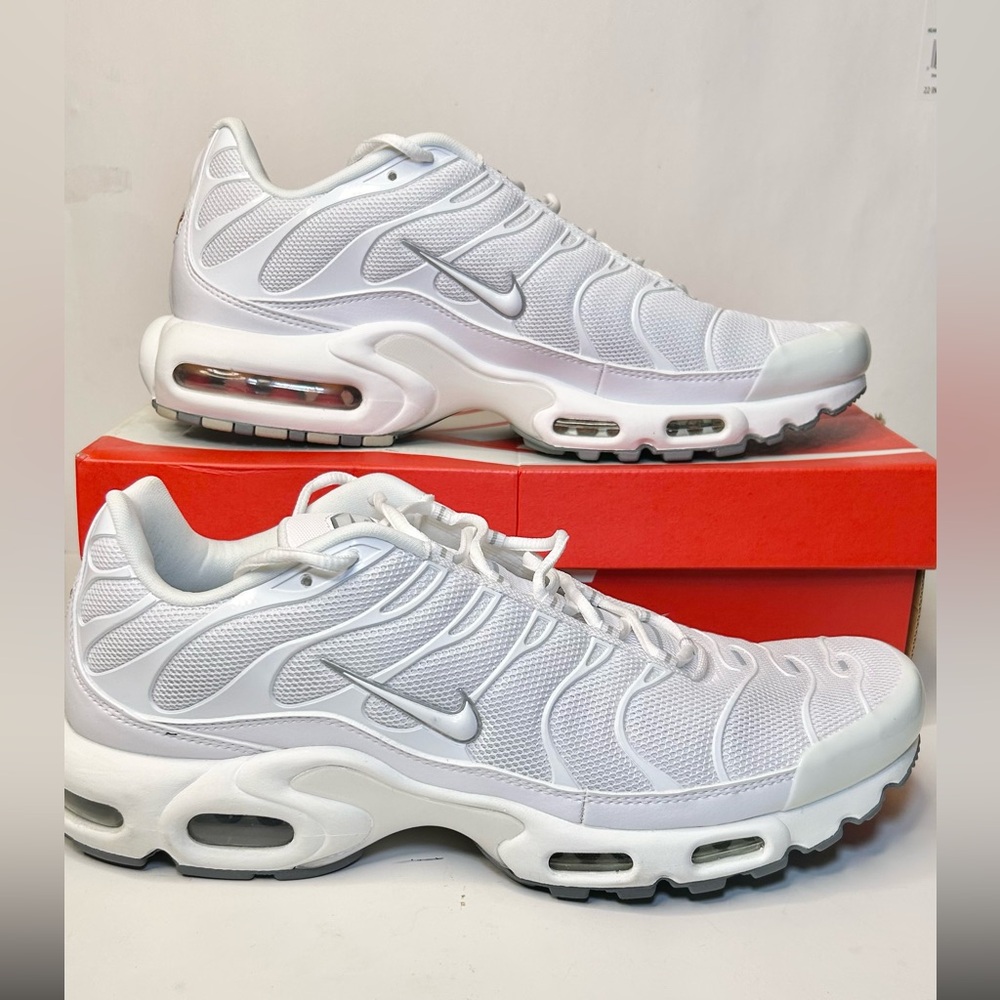 NIB Nike Air Max Plus TN Tuned Triple White Black Cool Grey 604133-139 Sz 13 - Picture 2 of 9